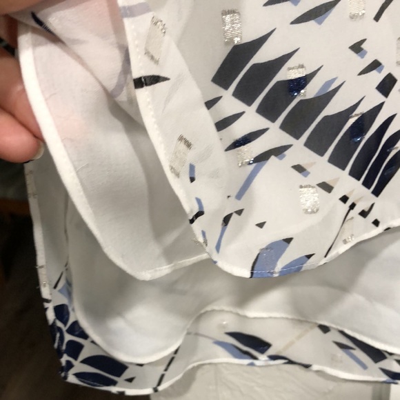 Like new! - WHBM Sleeveless Blouse - Picture 6 of 10